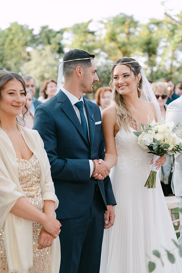 romantic-spring-wedding-athens-white-light-blue-hydrangeas_41