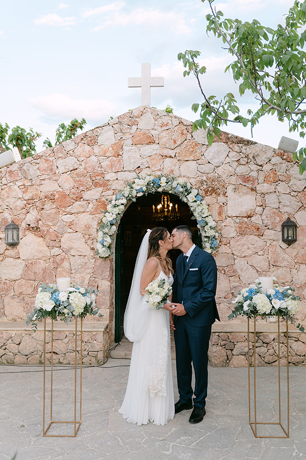 romantic-spring-wedding-athens-white-light-blue-hydrangeas_46