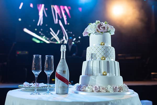 romantic-spring-wedding-limassol-white-peach-roses_39