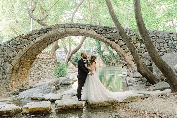 romantic-summer-wedding-anthurium-pampas-grass_30