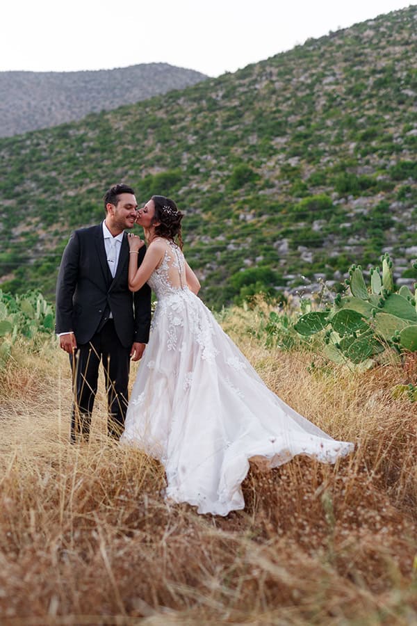 romantic-summer-wedding-arkadia-white-flowers_16x