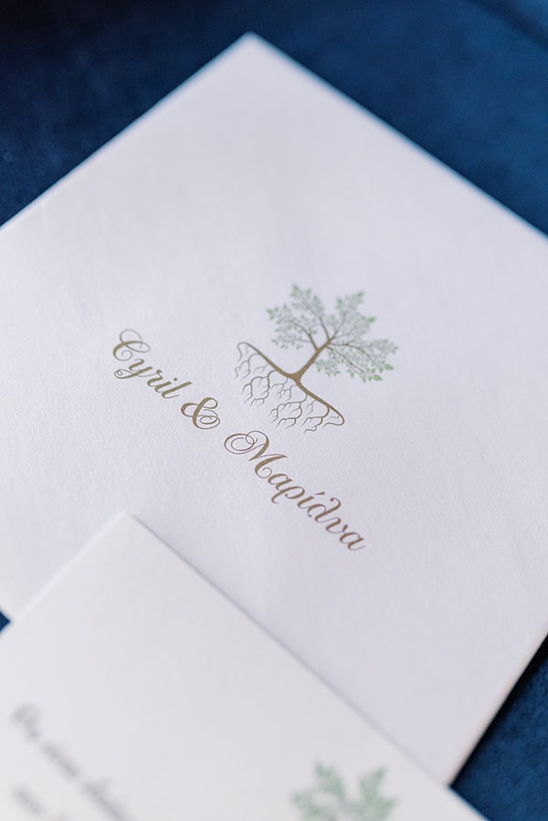 romantic-summer-wedding-athens-total-white-roses_09x