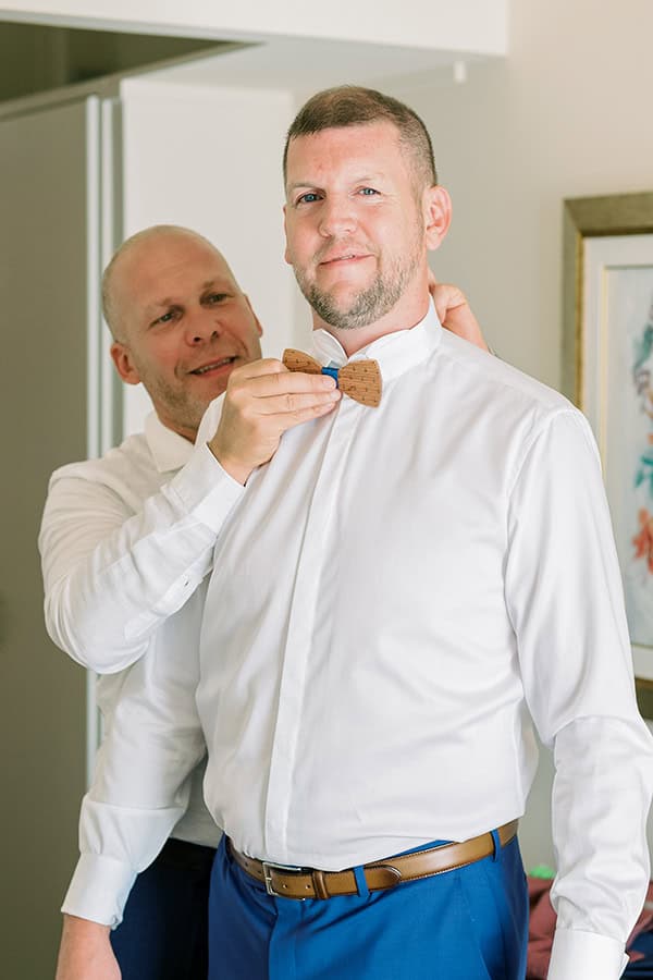 romantic-summer-wedding-athens-total-white-roses_18