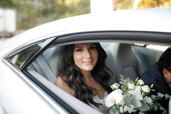 romantic-summer-wedding-chalkidiki-white-flowers_04x