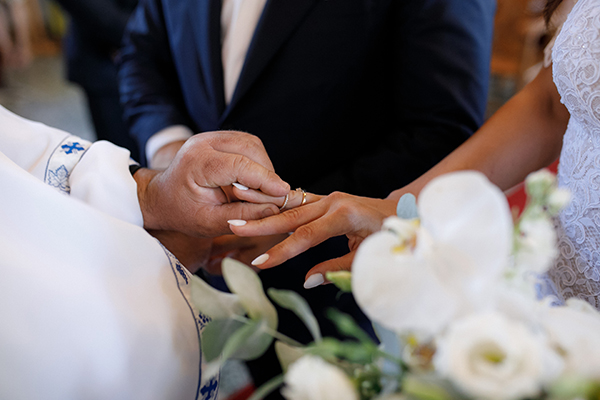 romantic-summer-wedding-chalkidiki-white-flowers_10