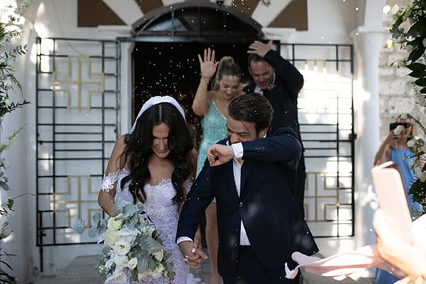 romantic-summer-wedding-chalkidiki-white-flowers_11