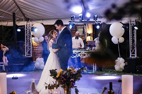 romantic-summer-wedding-kastoria-sunflowers_36