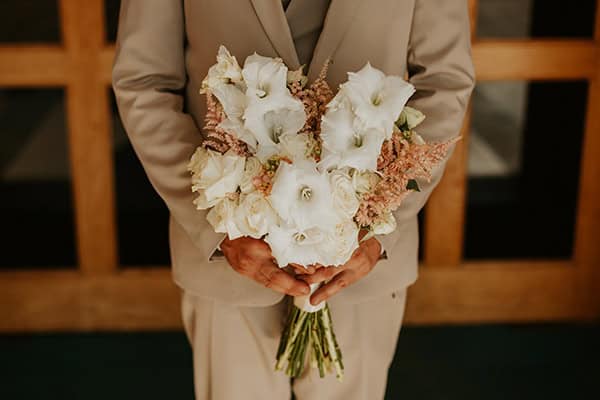 romantic-summer-wedding-nicosia-white-flowers_08