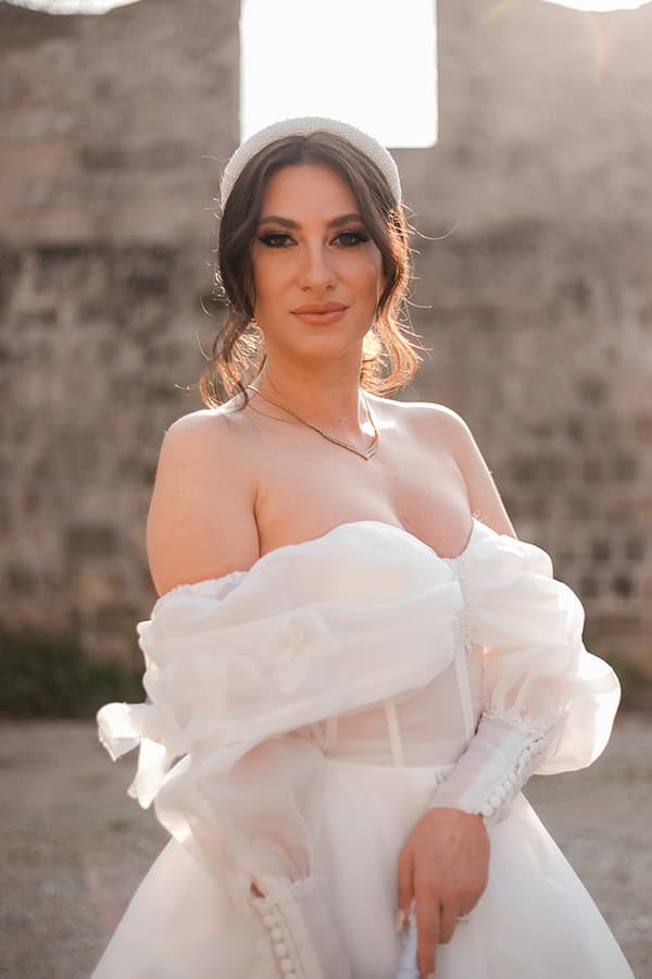 romantic-summer-wedding-rhodes-burgundy-white-roses_06