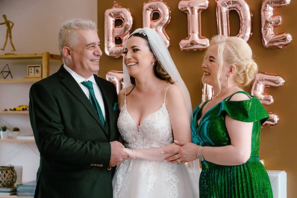 romantic-summer-wedding-white-blue-hydrangeas_07