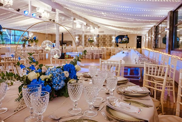 romantic-summer-wedding-white-blue-hydrangeas_34