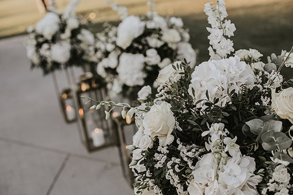 stunning-summer-wedding-galazia-akti-white-flowers-romantic-details_06