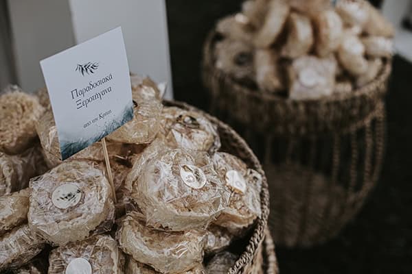 stunning-summer-wedding-galazia-akti-white-flowers-romantic-details_13