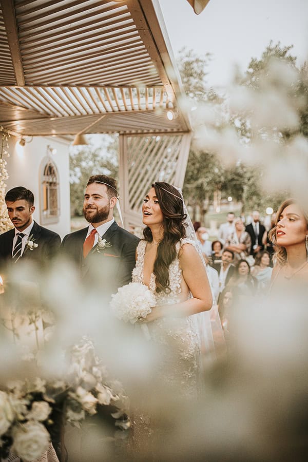 stunning-summer-wedding-galazia-akti-white-flowers-romantic-details_15