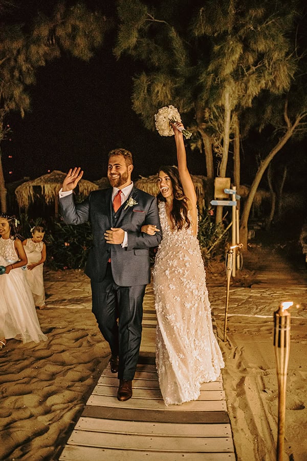 stunning-summer-wedding-galazia-akti-white-flowers-romantic-details_21