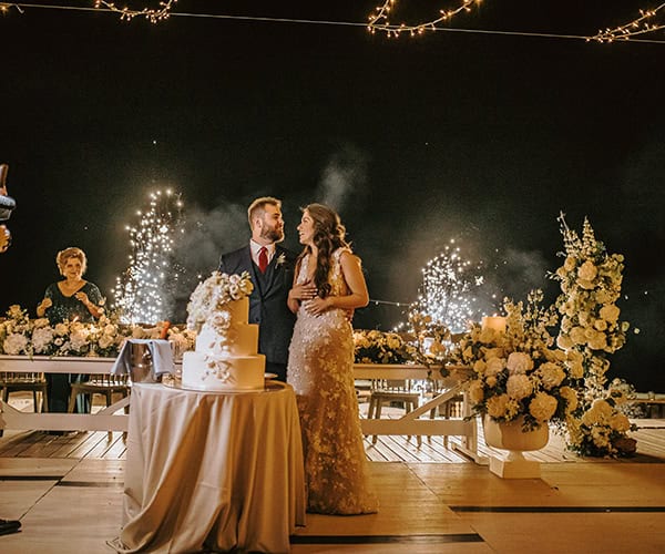 stunning-summer-wedding-galazia-akti-white-flowers-romantic-details_22