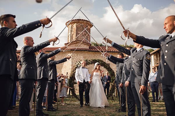 summer-military-wedding-ioannina-pampas-grass-white-flowers_14
