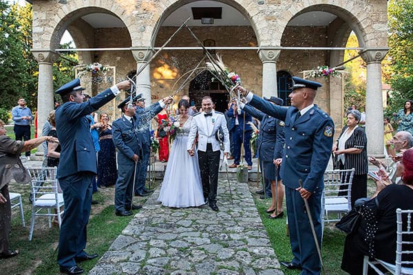 summer-military-wedding-thessaloniki-colorful-blossoms_12