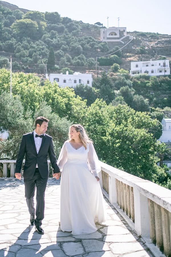 summer-wedding-athens-romantic-details-soft-white-peach-hues_01