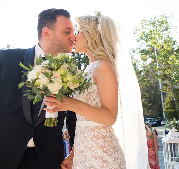 summer-wedding-athens-roses-pale-tones_16