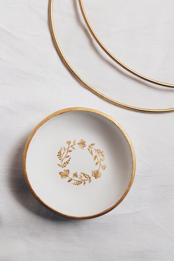 unique-ideas-wedding-favors-flaw-oriject_03