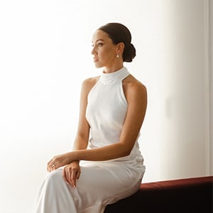 Όμορφος φθινοπωρινός γάμος με ολόλευκα άνθη  | Λένα & Μιχάλης