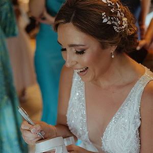 Ένας όμορφος καλοκαιρινός γάμος με πολύχρωμα άνθη | Μαρία-Ελένη & Βαγγέλης