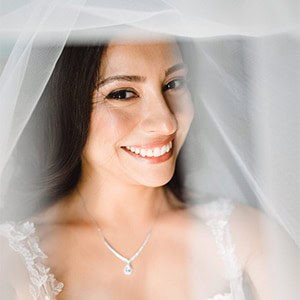 Όμορφος καλοκαιρινός γάμος στην Καλαμάτα με λευκά και ροζ τριαντάφυλλα | Δήμητρα & Αντρέας