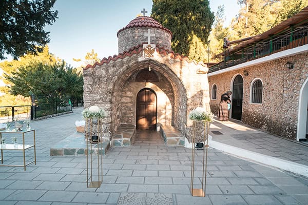 beautiful-summer-wedding-rhodes-romantic-details_03x