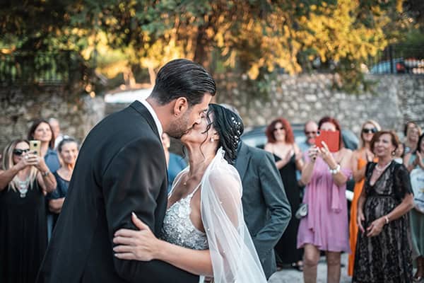 beautiful-summer-wedding-rhodes-romantic-details_06x