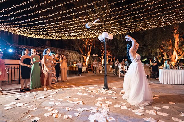 beautiful-summer-wedding-rhodes-romantic-details_21