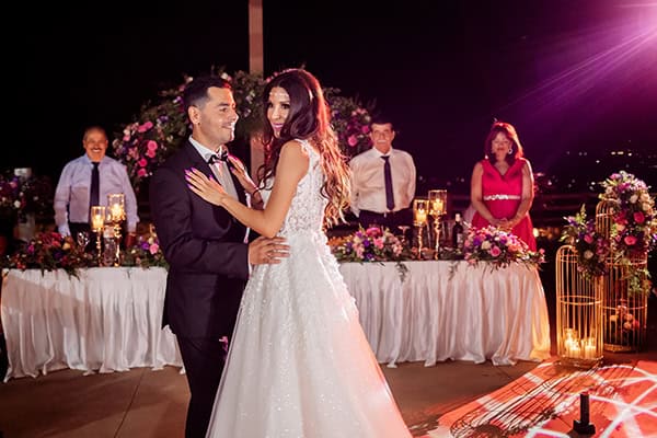 beautiful-summer-wedding-sparta-fuchsia-flowers_19