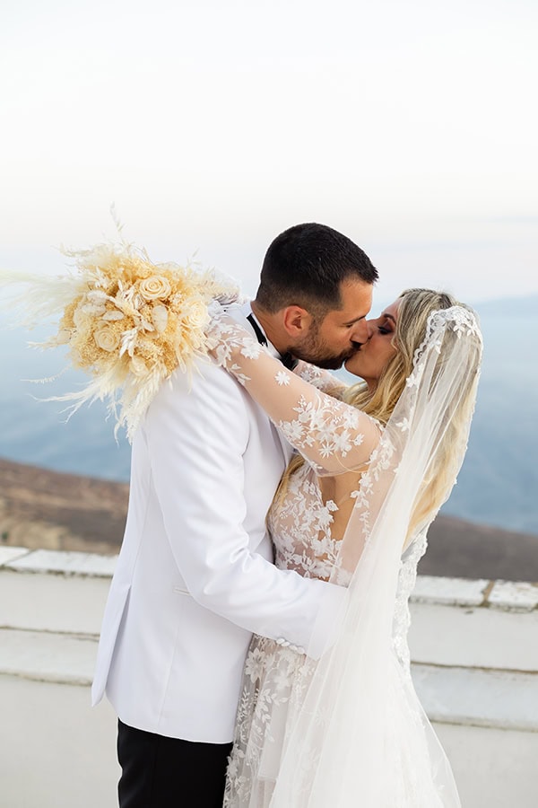 beautiful-summer-wedding-tinos-pampas-grass_03