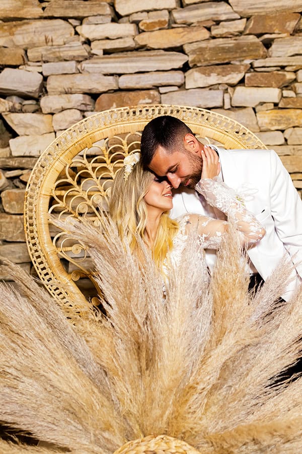 beautiful-summer-wedding-tinos-pampas-grass_26