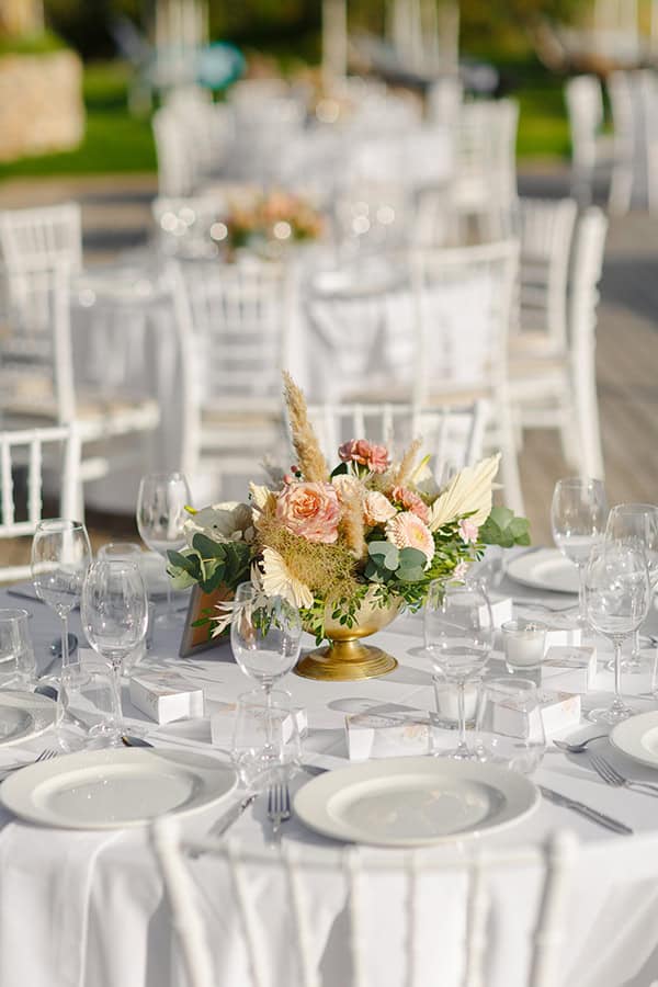 destination-summer-wedding-preveza-pastel-hues_19