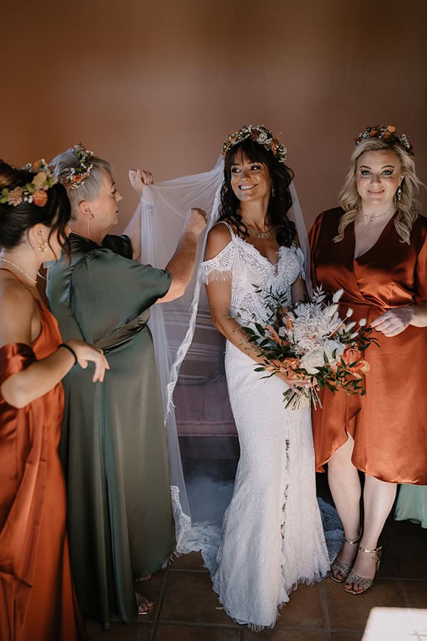 destination-wedding-crete-lovely-pampas-grass-rustic-details_05x