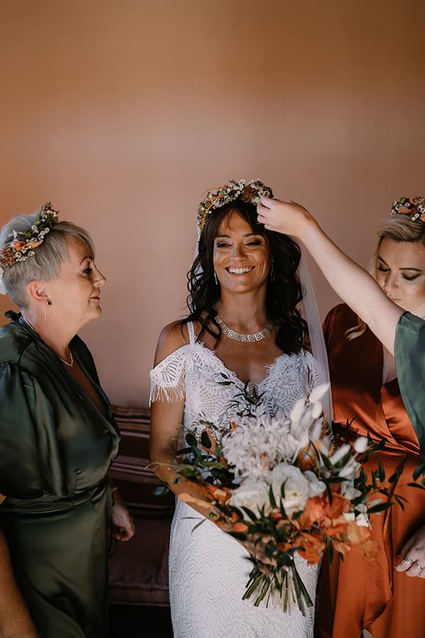 destination-wedding-crete-lovely-pampas-grass-rustic-details_06
