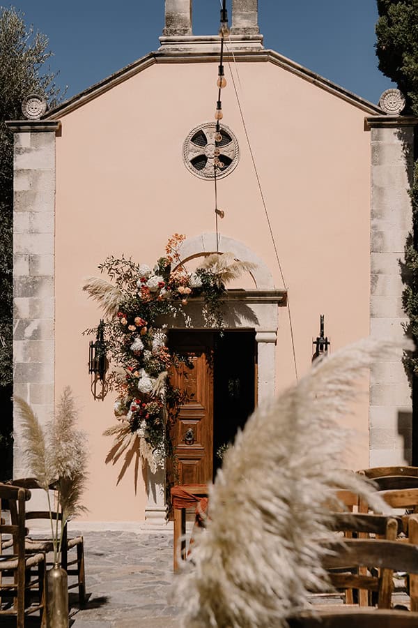 destination-wedding-crete-lovely-pampas-grass-rustic-details_07