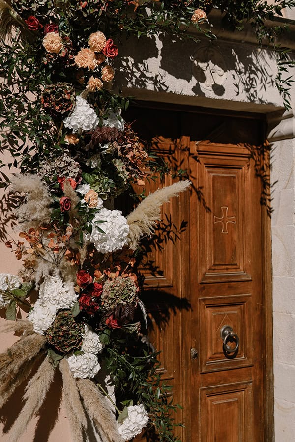 destination-wedding-crete-lovely-pampas-grass-rustic-details_07x