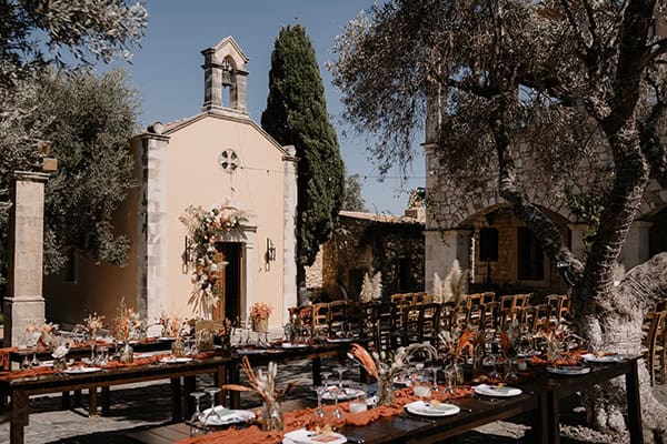 destination-wedding-crete-lovely-pampas-grass-rustic-details_25