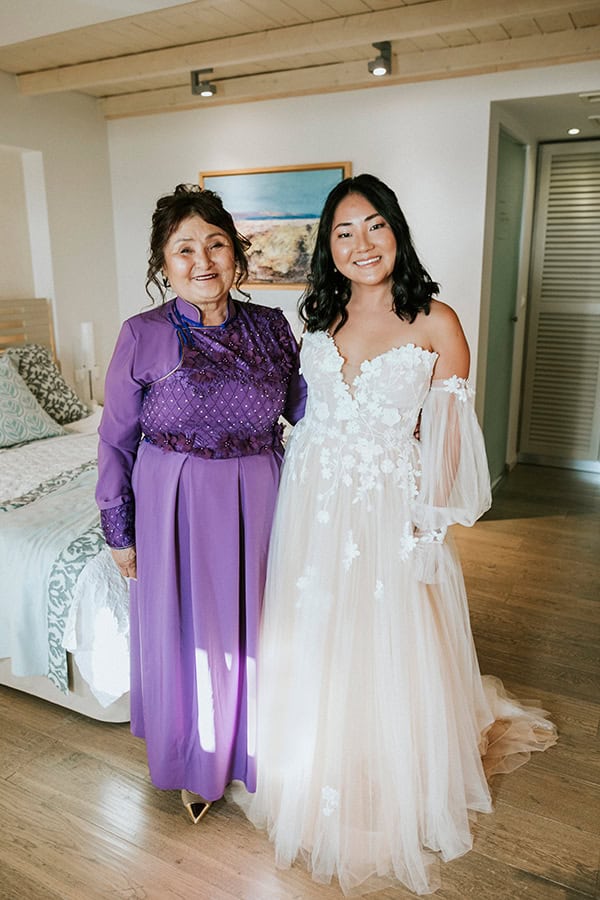 destination-wedding-naxos-white-peach-roses_08