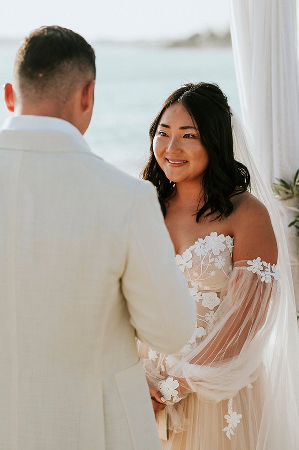 destination-wedding-naxos-white-peach-roses_22