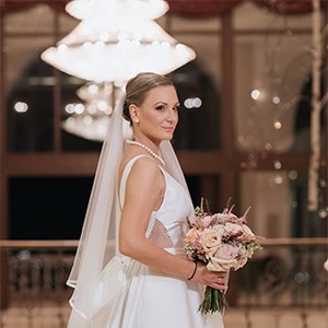 Elegant φθινοπωρινός γάμος στη Θεσσαλονίκη με ροζ τριαντάφυλλα | Γλυκερία & Ιωάννης