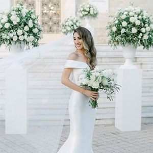 Elegant γάμος στην Αθήνα με ολόλευκα λουλούδια  | Λία & Αλέξανδρος