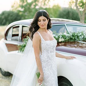 Παραμυθένιος καλοκαιρινός γάμος στην Αθήνα με εντυπωσιακό ανθοστολισμό σε λευκές αποχρώσεις │ Μάρια & Ιωσήφ