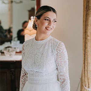 Φθινοπωρινός γάμος στη Λάρισα με λευκά τριαντάφυλλα και ευκάλυπτο| Ελένη & Γιώργος