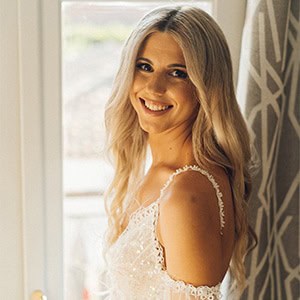 Νησιώτικος καλοκαιρινός γάμος με μποέμ ανθοσυνθέσεις │Αθηνά & Κοσμάς