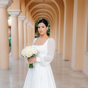 Όμορφος φθινοπωρινός γάμος στο Αγρίνιο με λευκά λουλούδια  | Χριστίνα & Νίκος