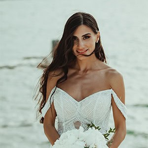 Minimal chic γάμος στην Τήνο με όμορφα στιγμιότυπα | Νάντια & Σπύρος