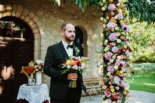 modern-chic-fall-wedding-thessaloniki-colorful-flowers_07